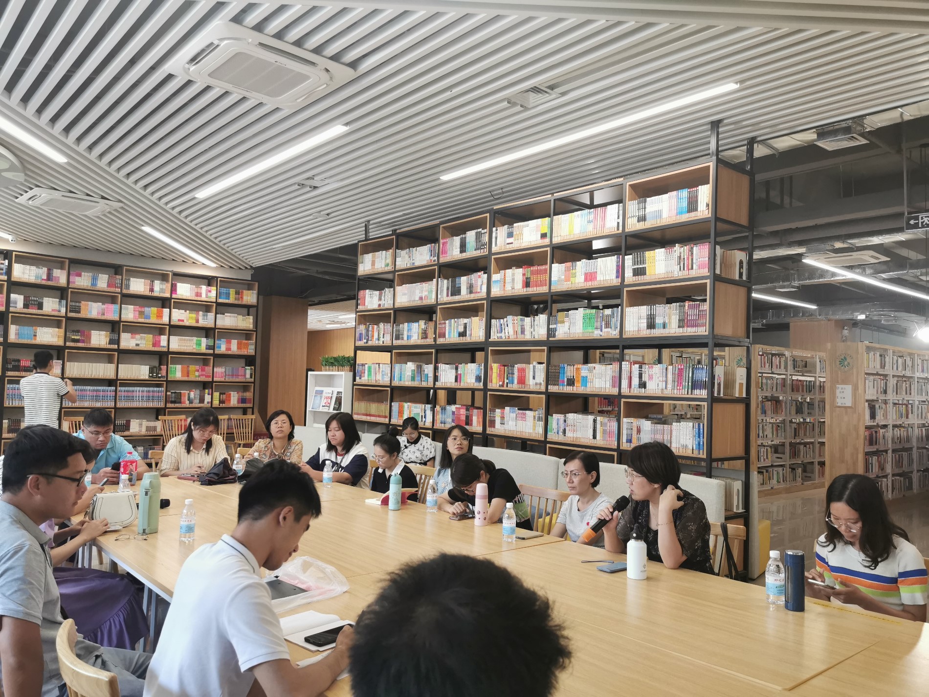 汽车系党支部范秋萍做活动总结.jpg