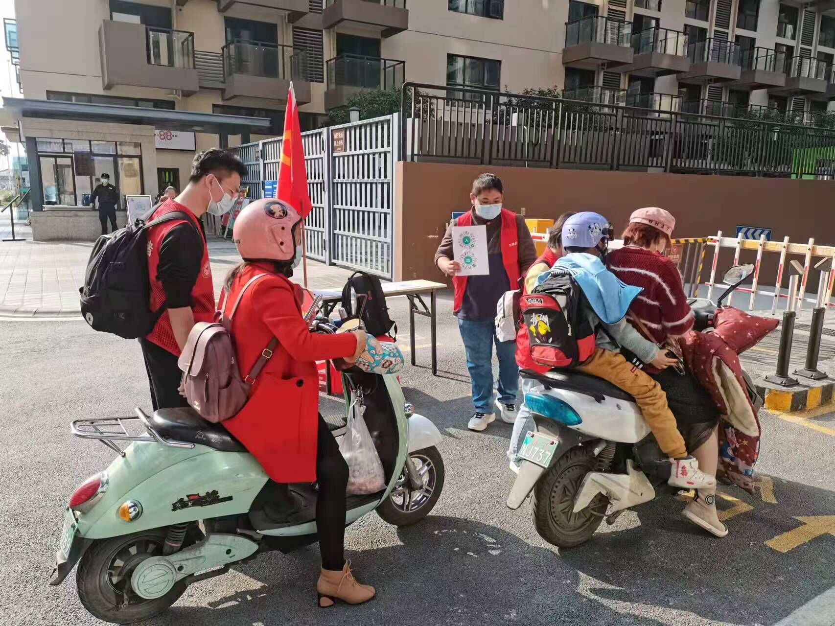 坚守岗点1.jpg