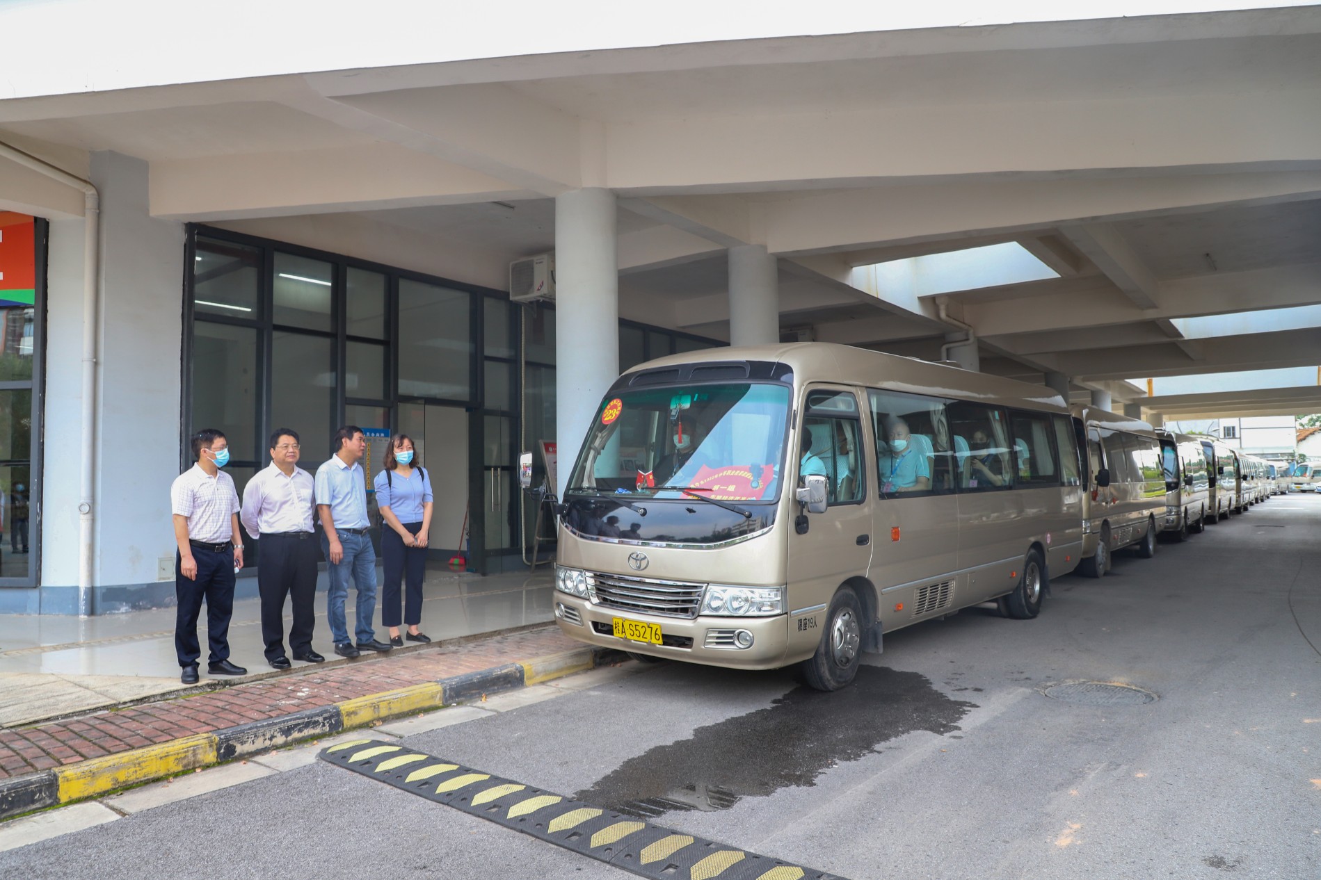 宣传咨询”大篷车“启动.JPG