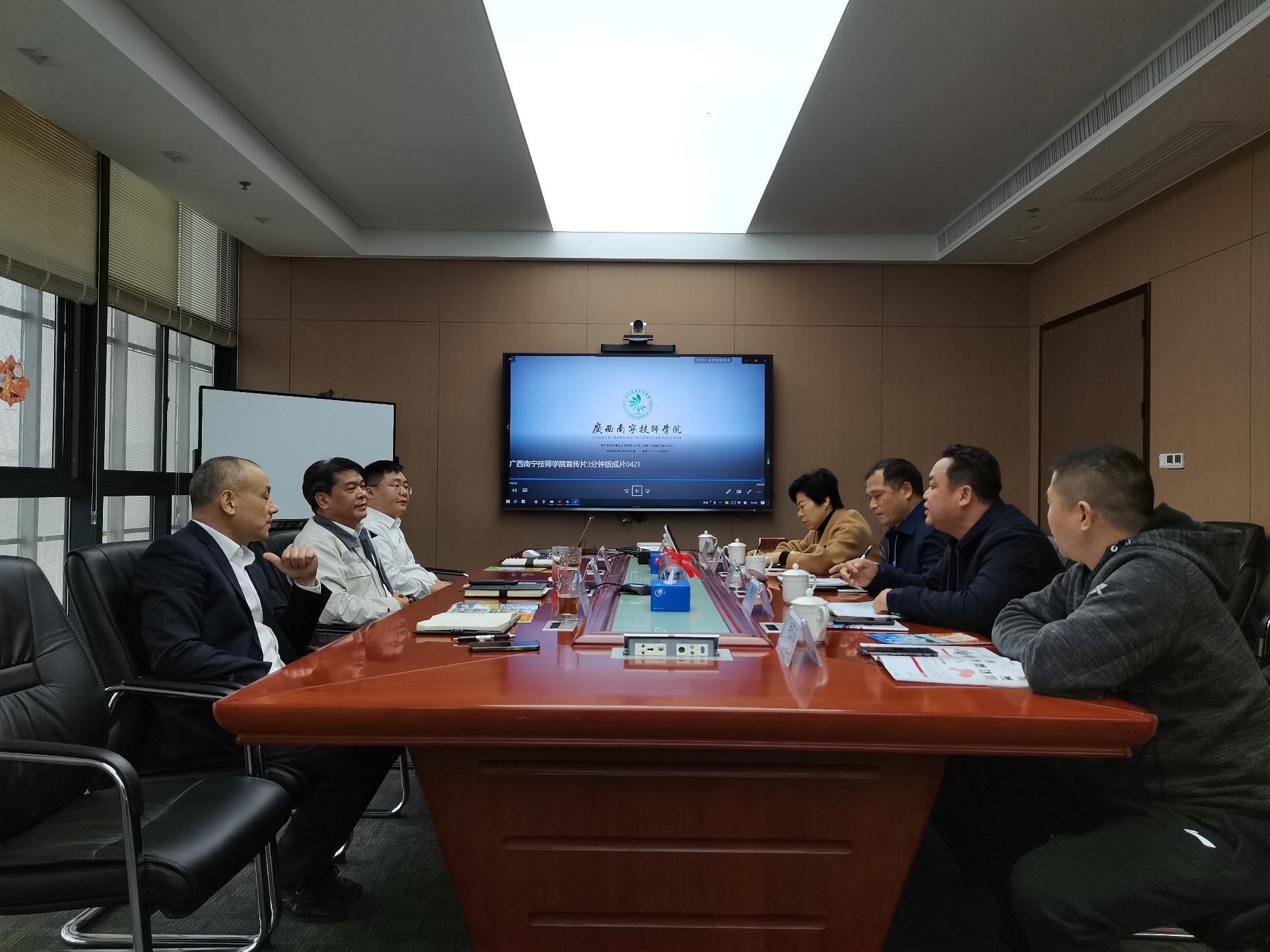 4.座谈会现场.jpg