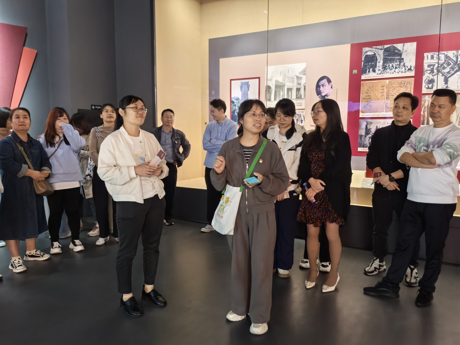 20251031机关党支部开展铭记抗战烽火 赓续红色血脉主题党日活动2.jpg