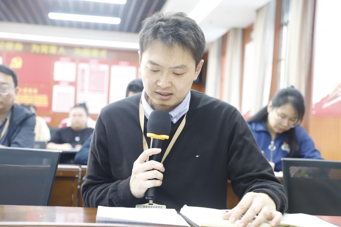 20251125王文巍同志的个人汇报.jpg 20251125王文巍同志的个人汇报.jpg